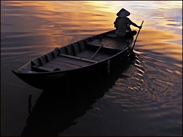 Le Rameur sur la rivière Thu Bon, Hoi An