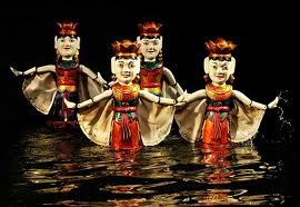 Marionnettes sur l'eau à Hanoi