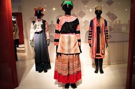 Les costumes traditionnels des femmes d'ethnie minoritaire